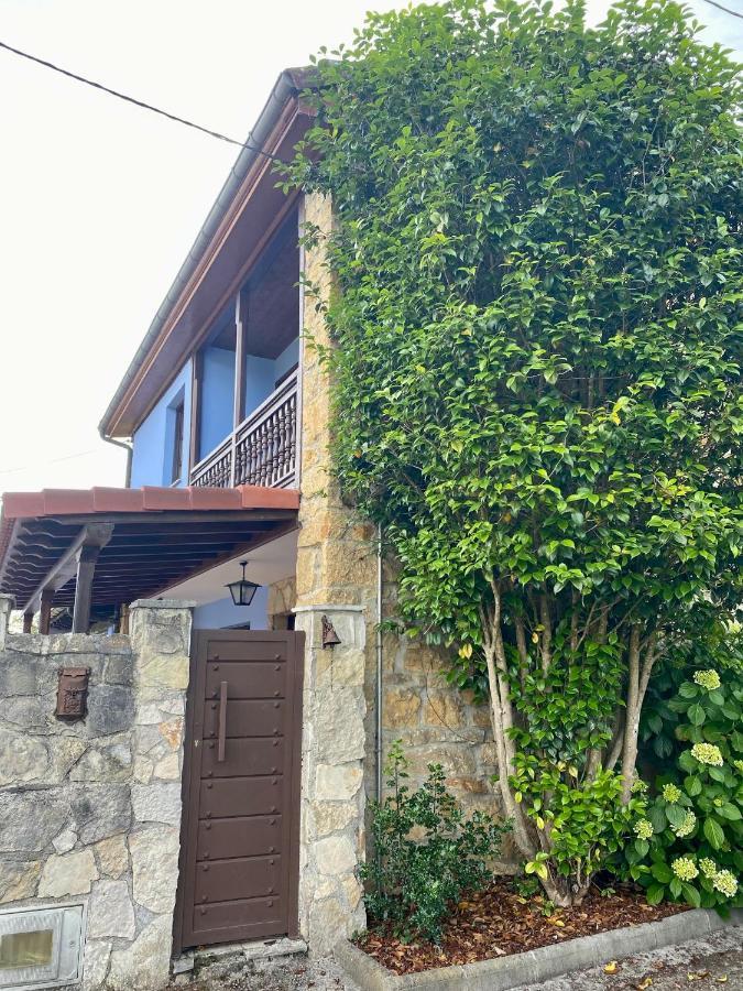 Villa Paraes Nava Exterior photo